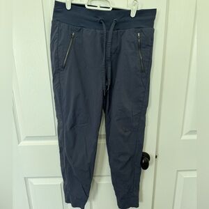Athleta Trekkie north jogger size 8 EUC Blue